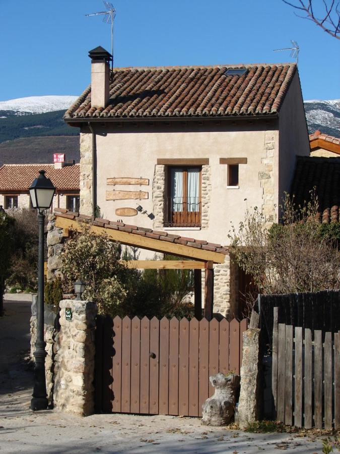 Apartamento El Refugio de la Sauca Alameda del Valle Exterior foto